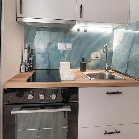 Modern Apartment *